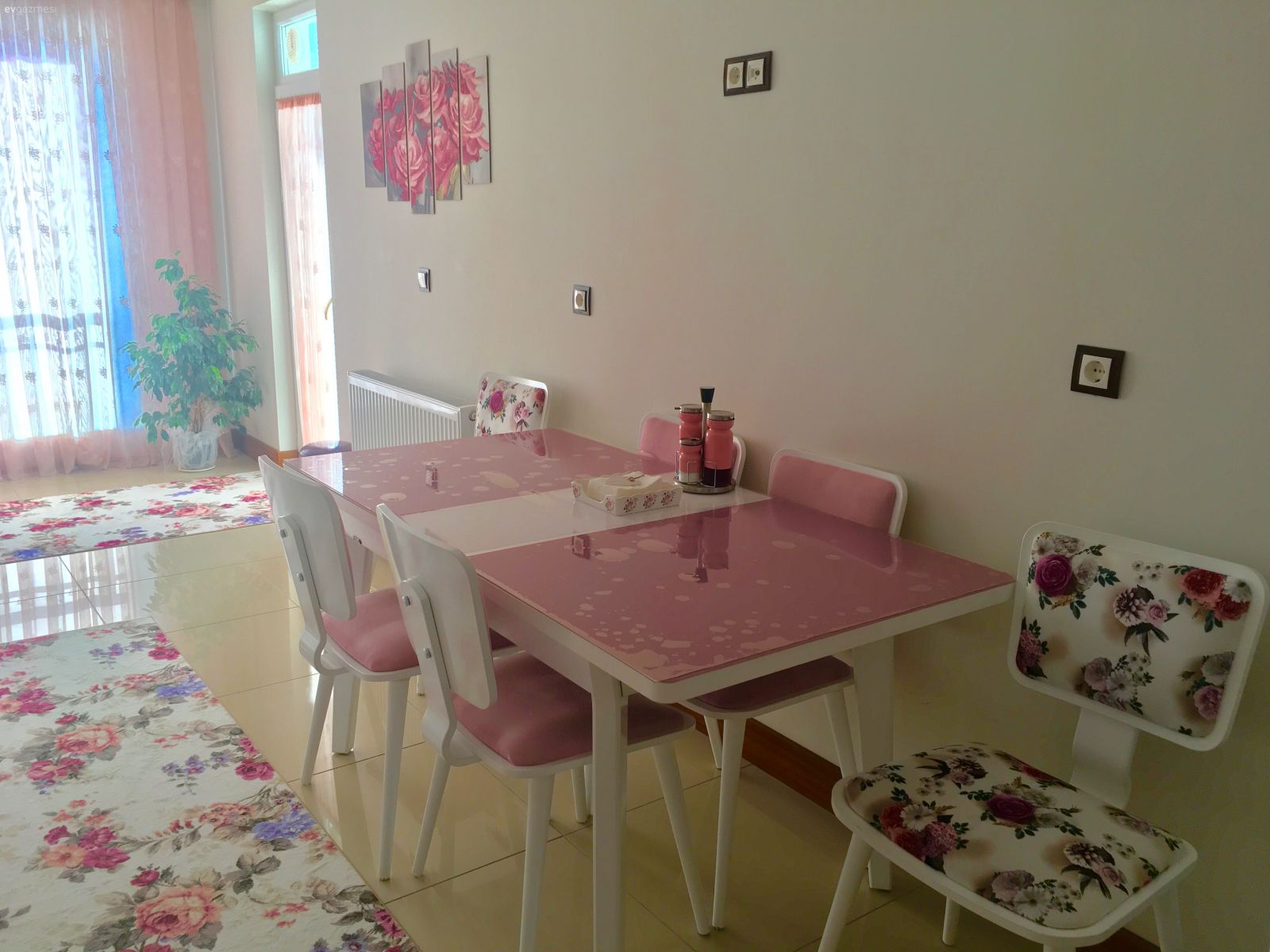 Mutfak, Mutfak masası, Pembe