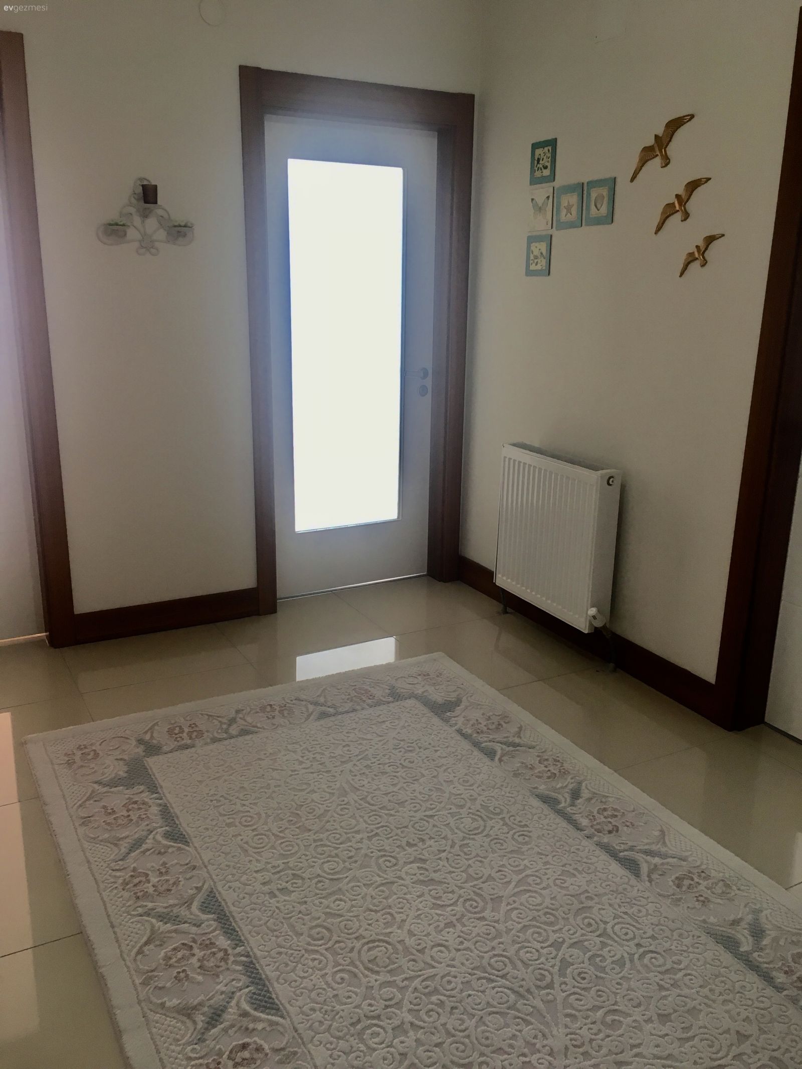 Duvar dekorasyonu, Hol