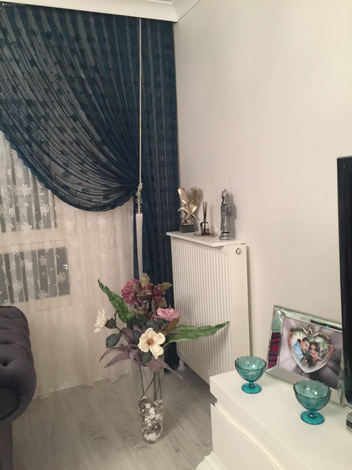 Salon, Tv ünitesi, Perde, Kruvaze perde, Mavi