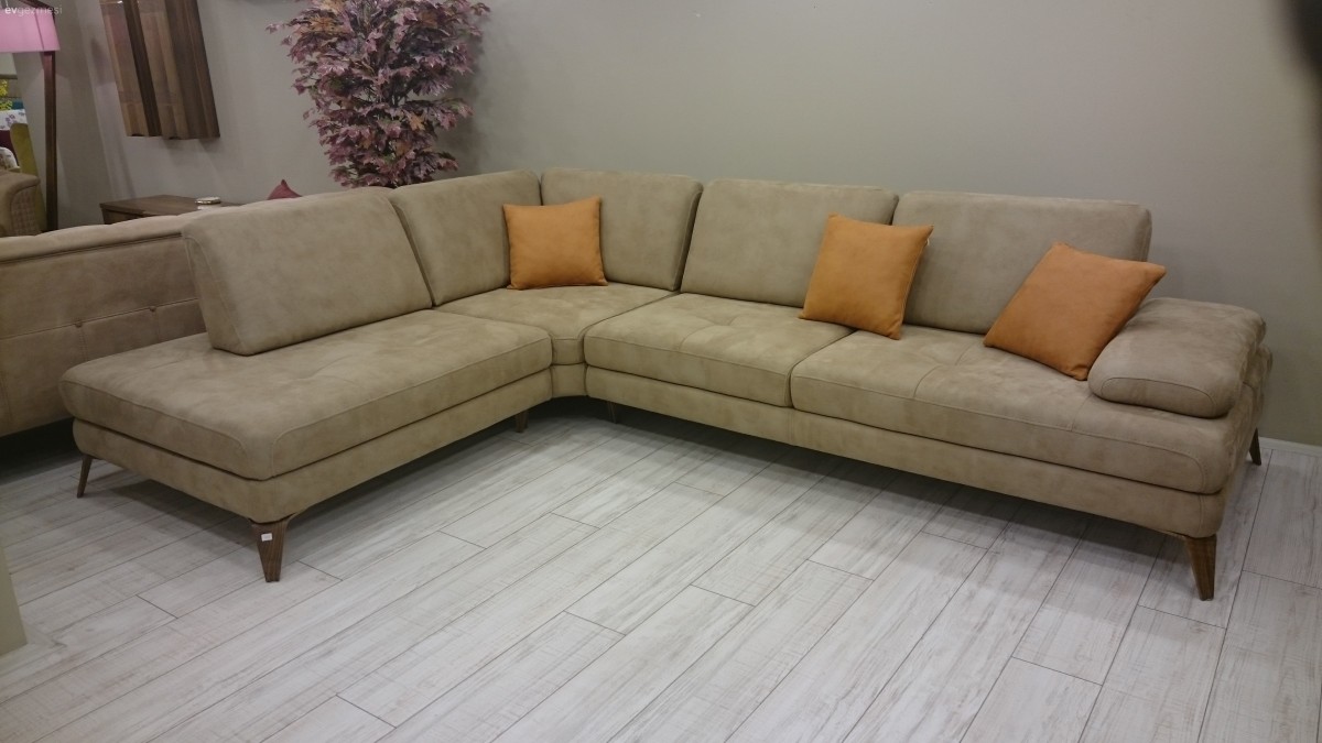 Oturma odama gitcek halı ve perde