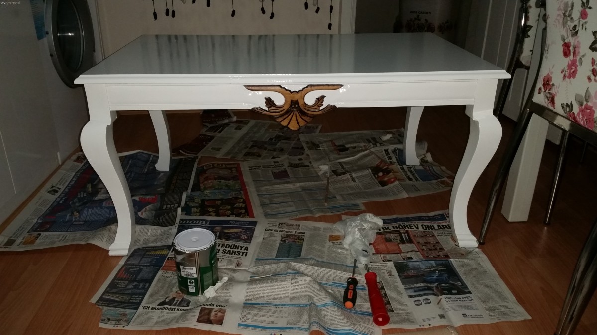 Dönüşüm geciren sehpahanin ortadaki deseni de boyamaliyim sizce