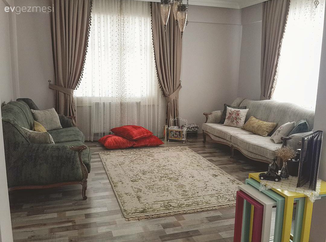 Kendi zevklerimize göre her milimini seve seve döşediğimiz evimiz <3