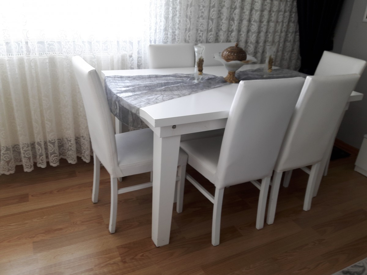 Yemek masamı pembeye boyamak istiyorum