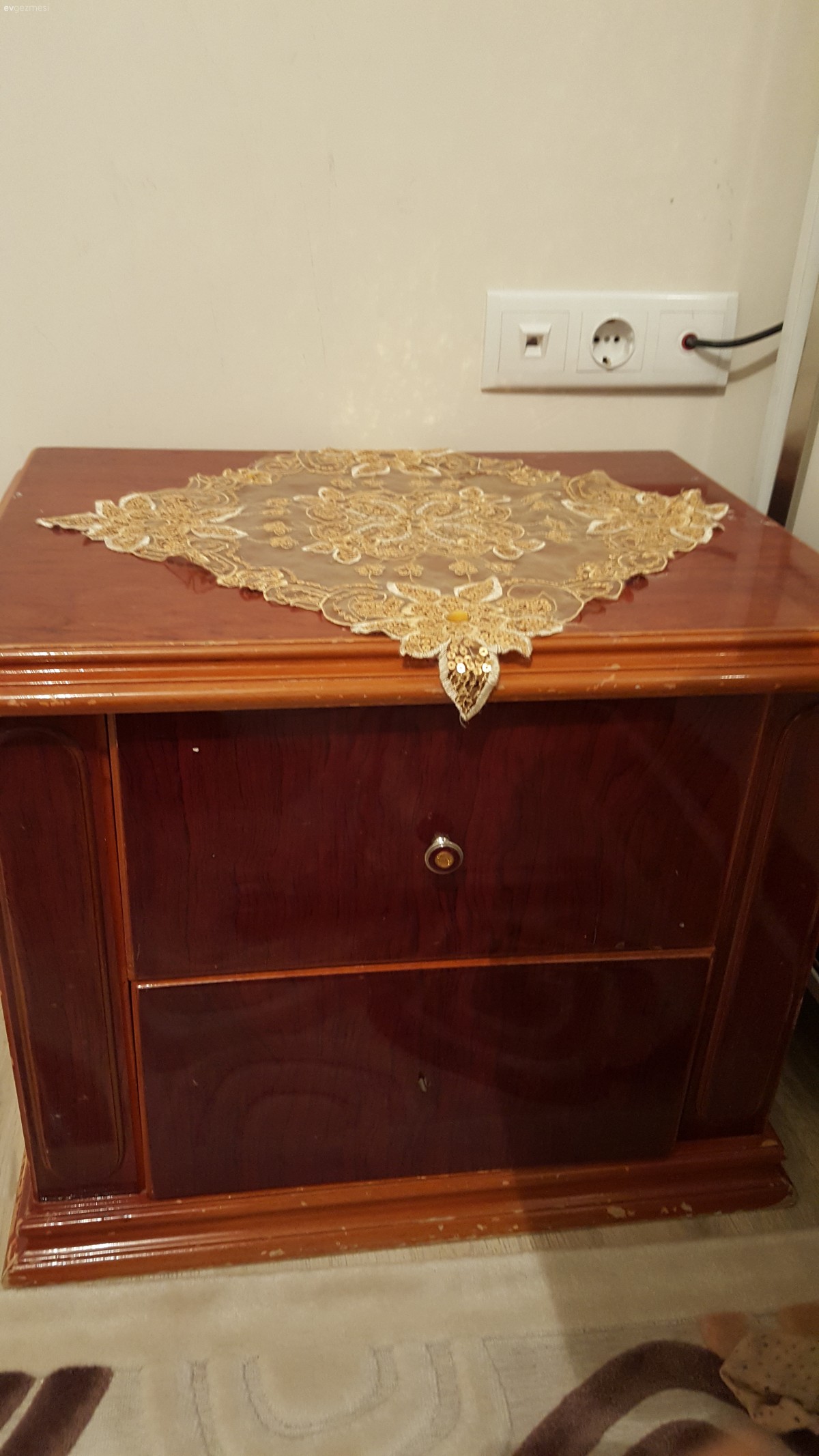 Komidinim icin yardim lüften..