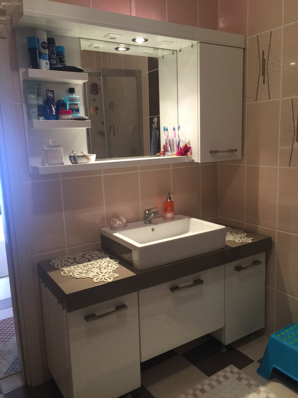 Sade ve sıcak yuvamız...