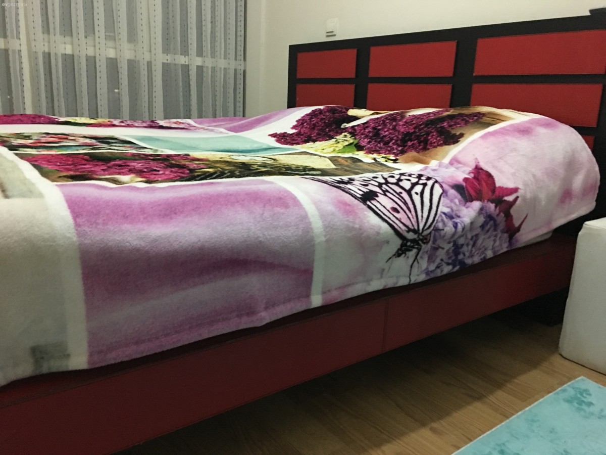 Yatak başının derisini boyamak istiyorum