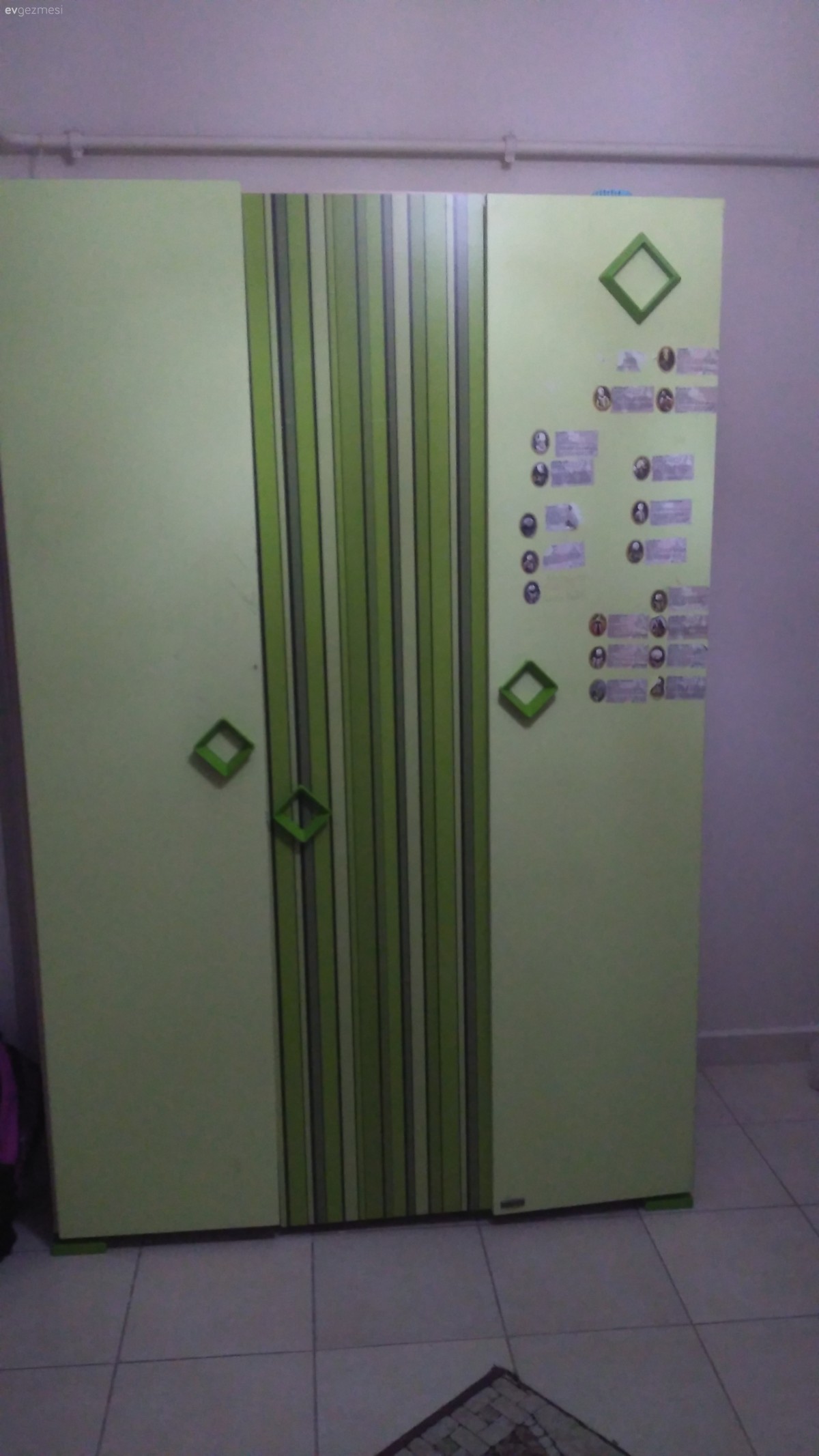 Çocuk odasındaki gardolap