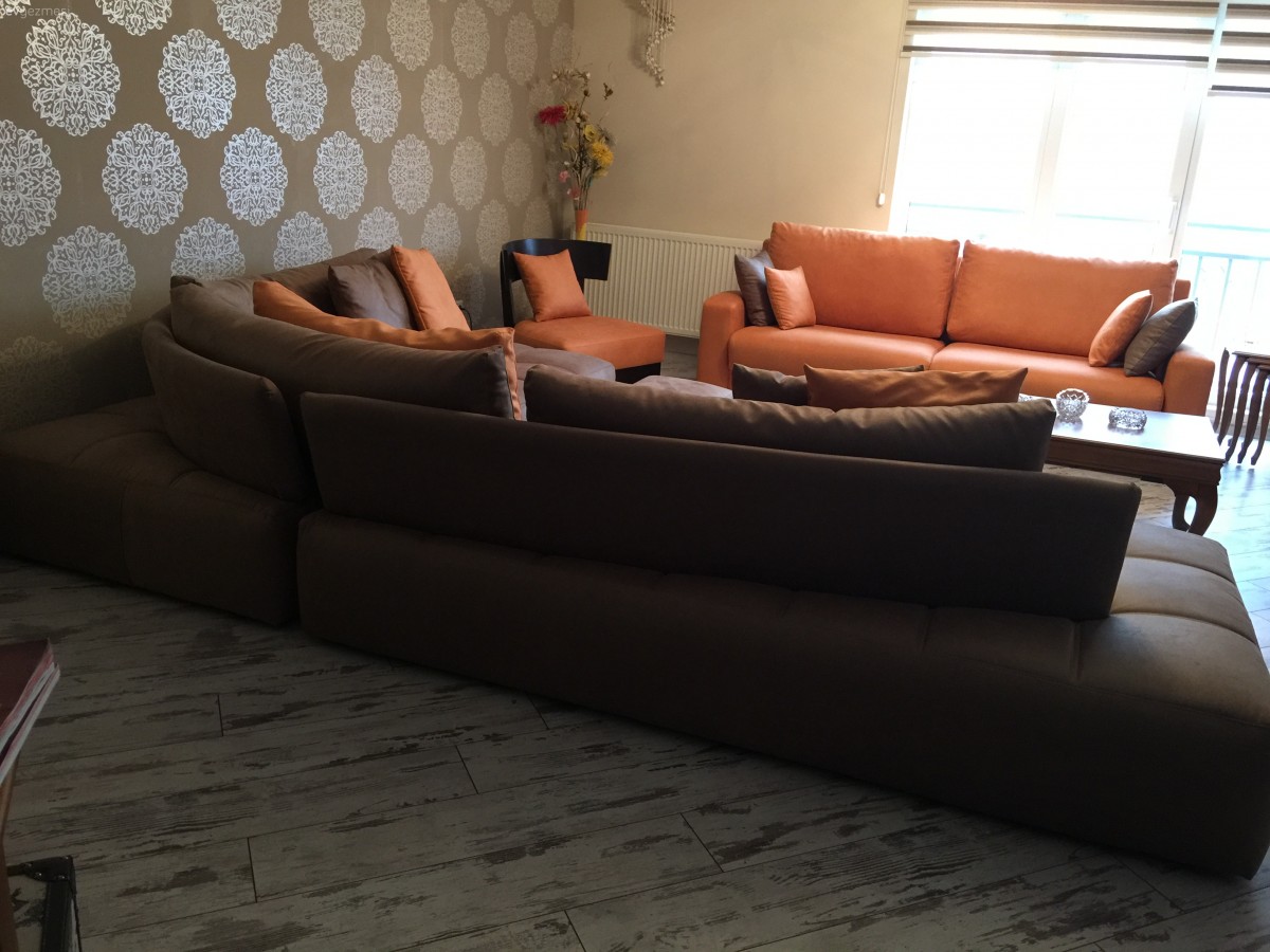 Yeniden döşenen salon koltuklarım