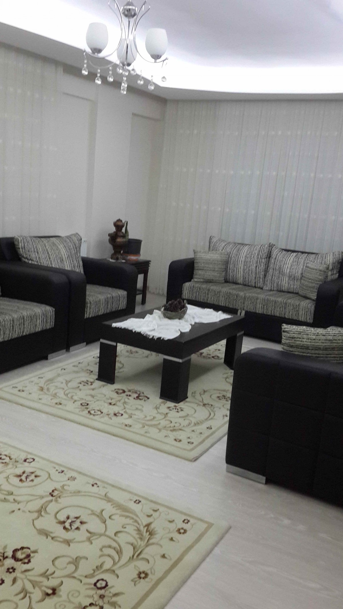 Kitaplığım ve orta sehpam ile ilgili fikir istiyorum