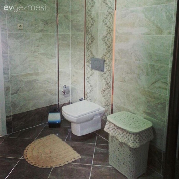 Her odasında farklı bir stille, çok zevkli döşenmiş sıcacık bir ev..