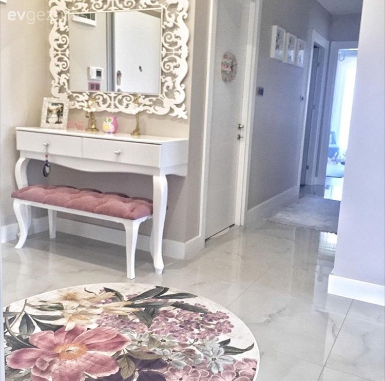 Antre, Ayna, Dresuar, Halı