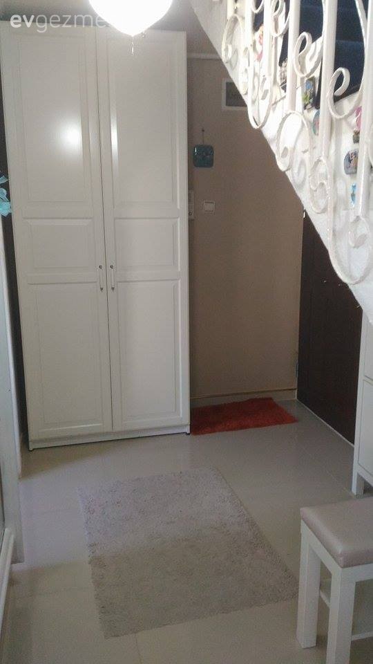 Nilgün hanımın her köşesini değerlendirdiği klasik stil evi..