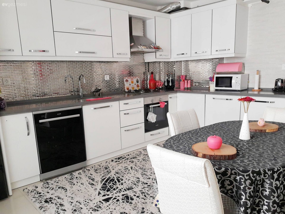 Beste hanımın sade ve modern çizgide sıcacık evi..