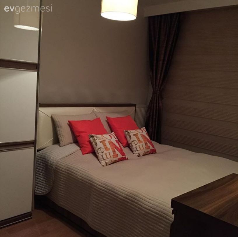 Kahverengi, Yatak Odası