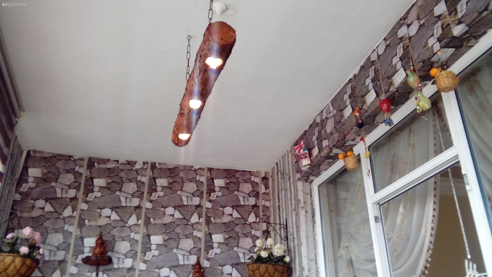 Bolca el emeği aksesuar ile keyiflik bir alan. Gülsüm hanımın balkonu..