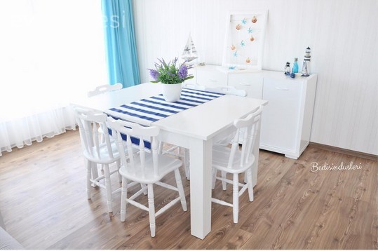 Beyaz, Mavi, Yemek Odası