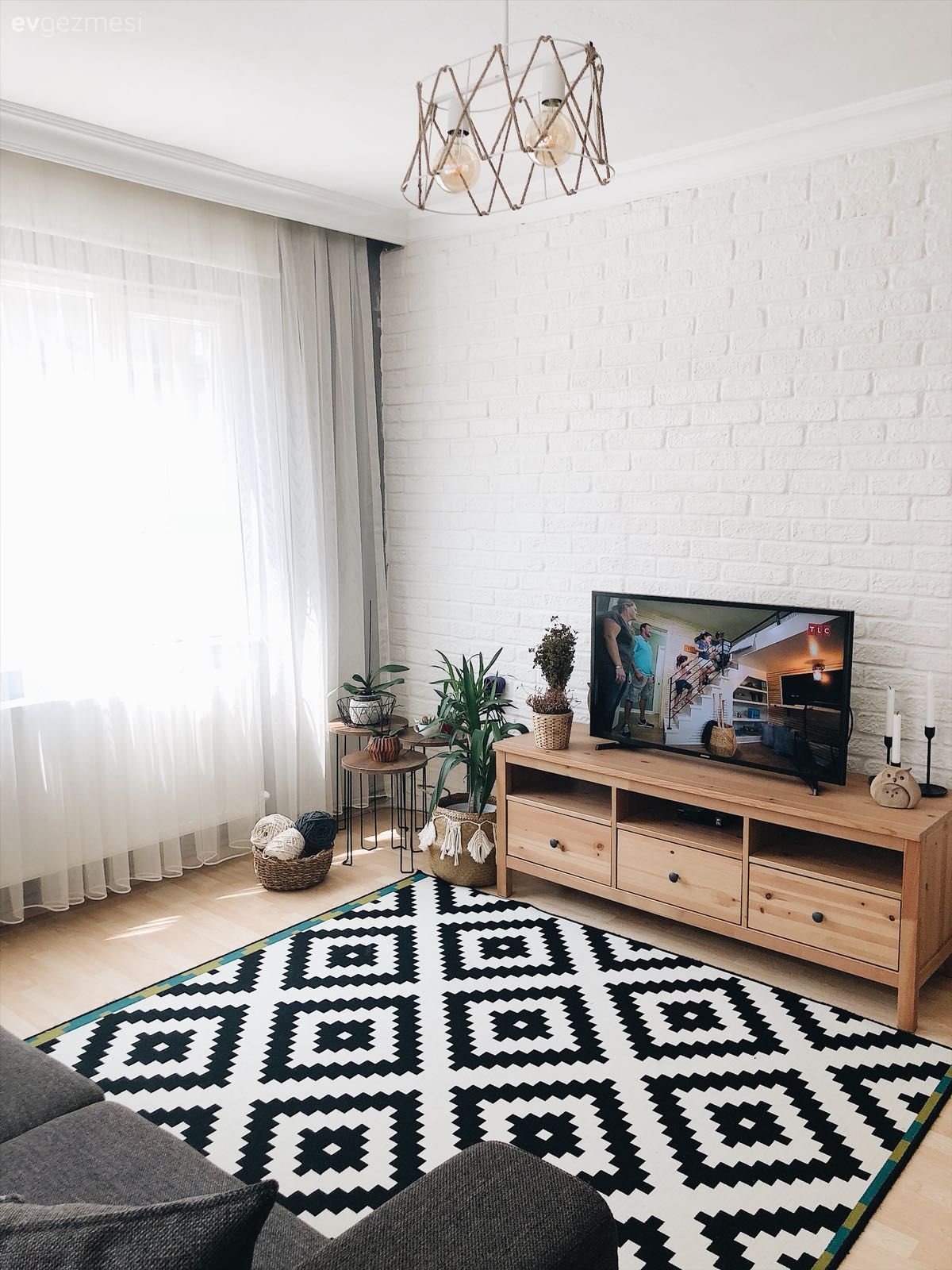 Renkli bir ortamdan, sade ve doğal dekora.. Leyla hanımın evinin yeni tasarımı.