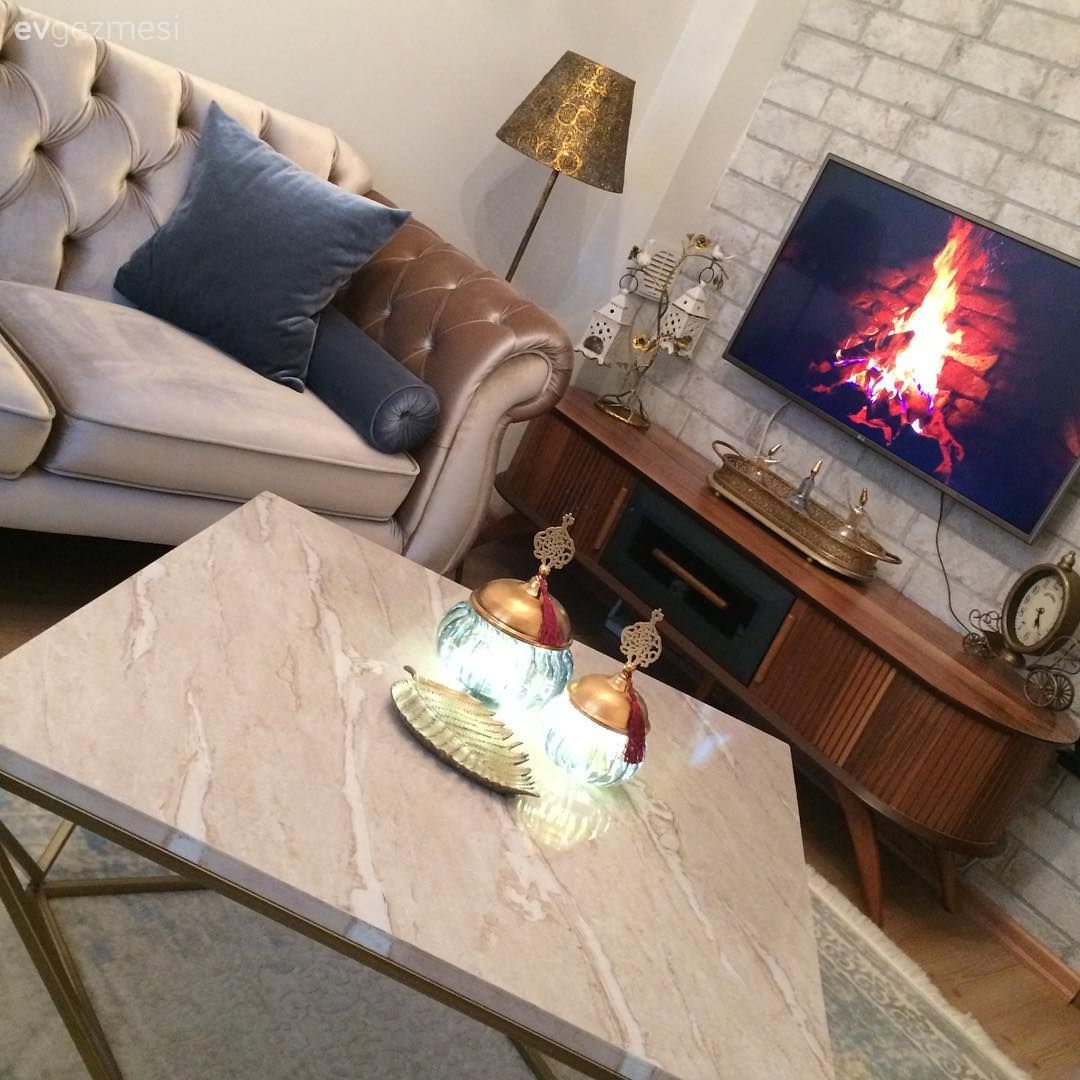 Oturma Odası, Halı, Mermer sehpa, Tv ünitesi, Köşe koltuk, Chesterfield