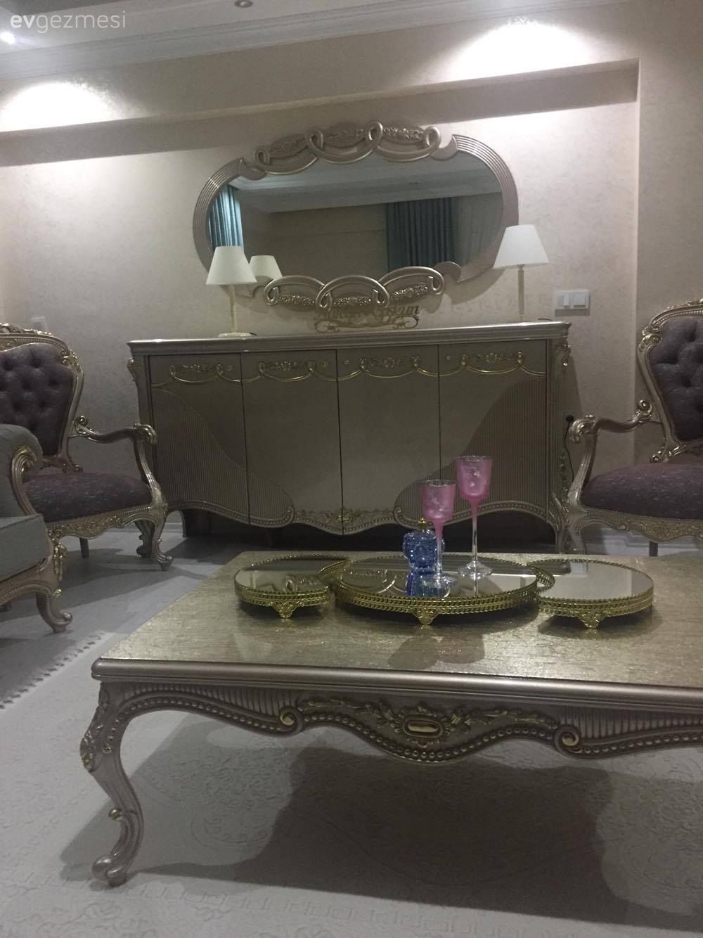 Klasik stilde bir dekor. Nurcan hanımın şık salonu.