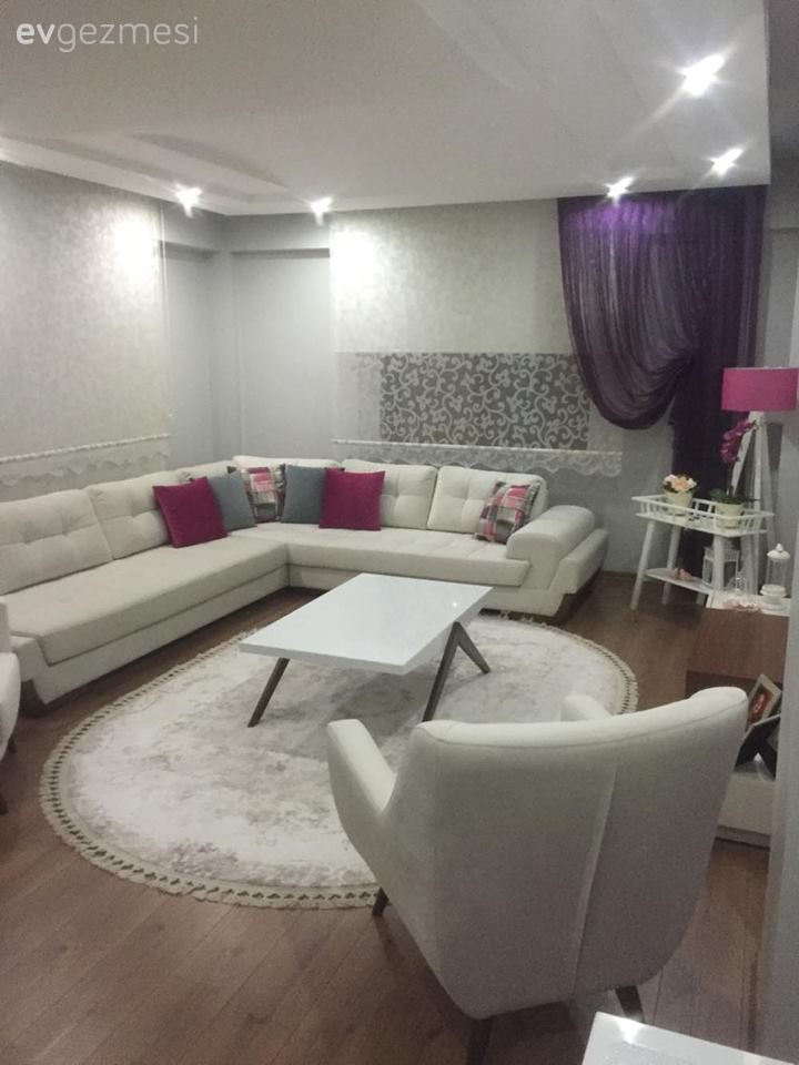 Beyaz, Halı, Köşe koltuk, Mor, Orta sehpa, Salon