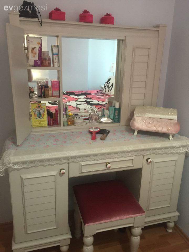 Meryem hanımın renkleri doyasıya kullandığı kır evi (country) stil evi