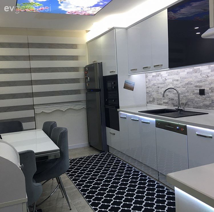 Lacivert vurgusu ile asil ve şık.. Hülya hanımın göz alıcı evinden..