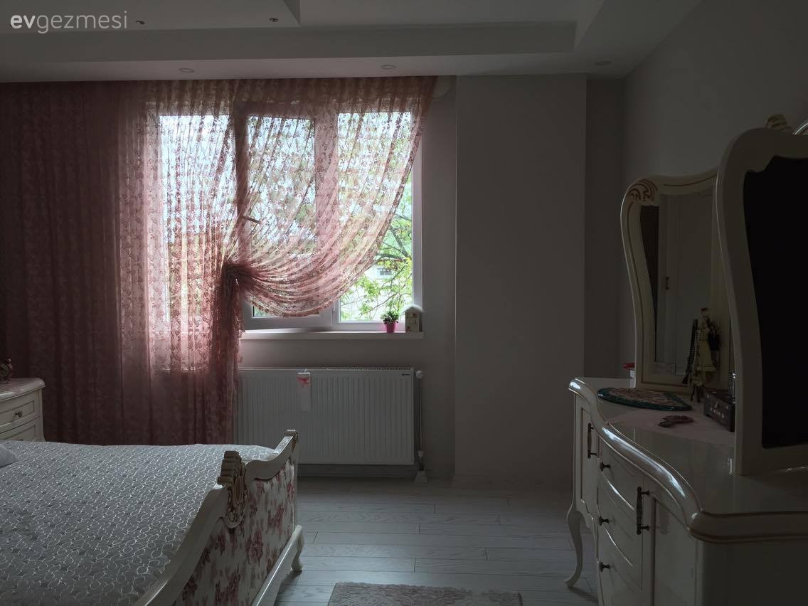 Pembe, Perde, Yatak Odası