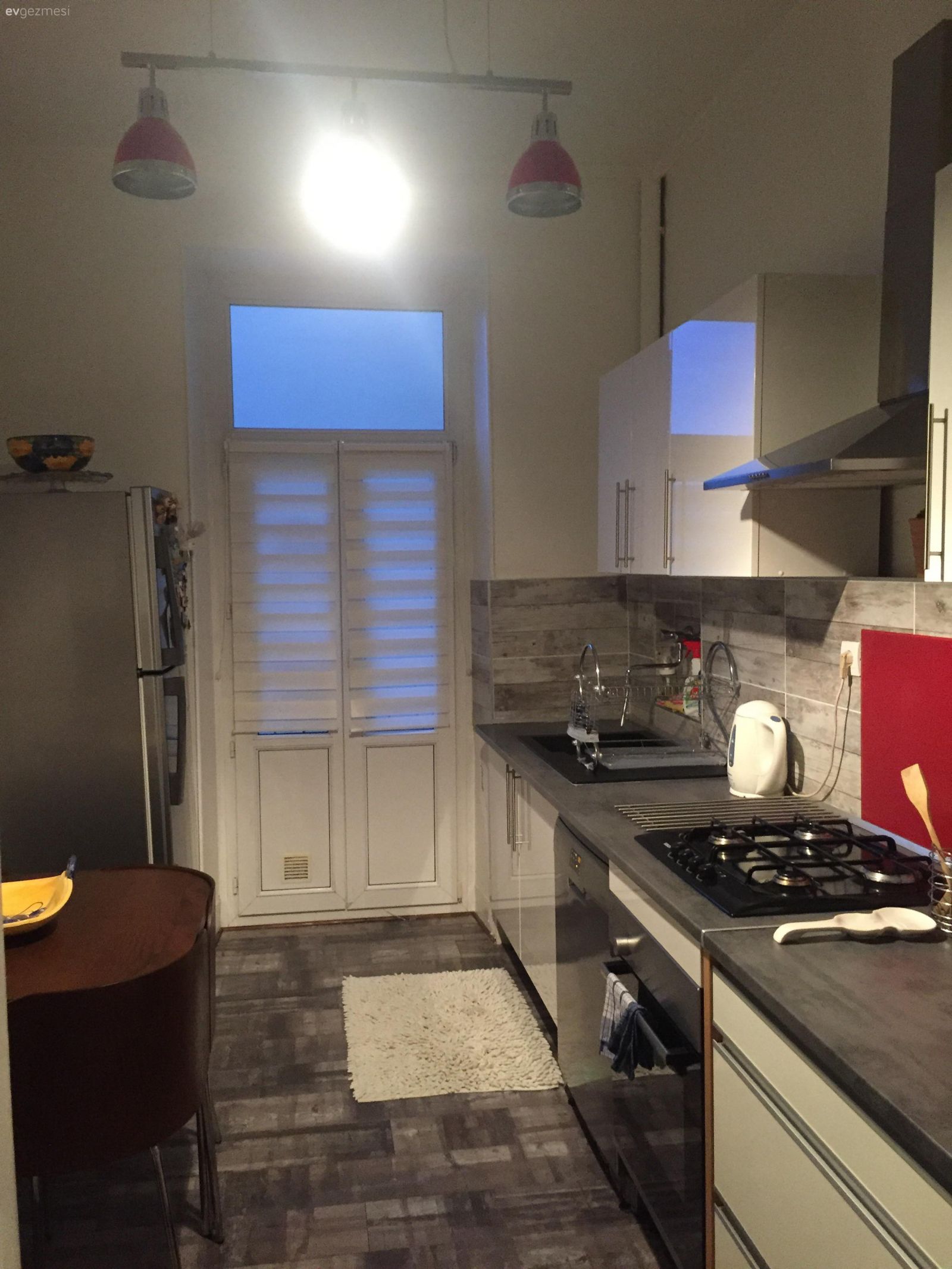 Beyaz mutfak, Mutfak, Halı, Avize