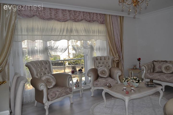 Berjer, Halı, Orta sehpa, Pembe, Perde, Salon