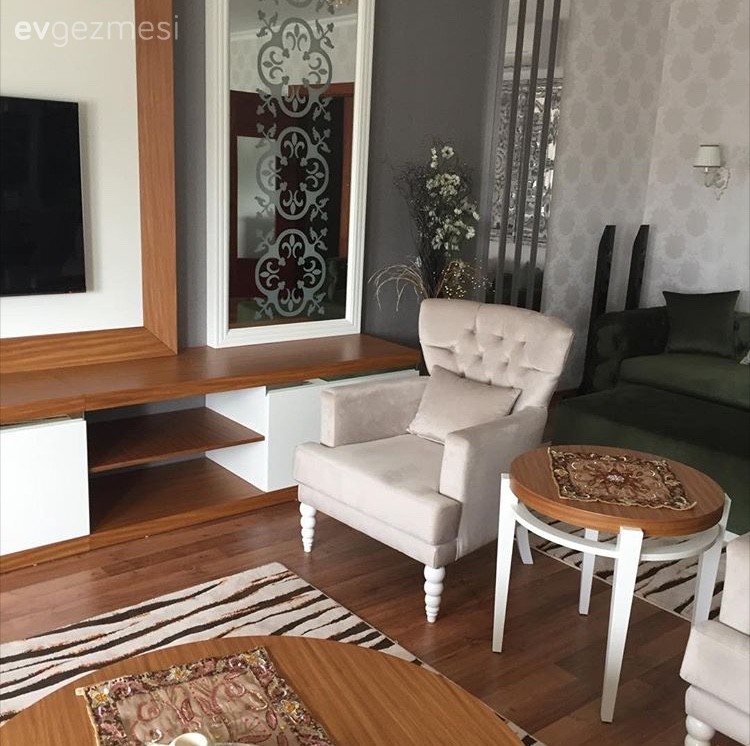 Ahşap Mobilya, Ayna, Berjer, Duvar dekorasyonu, Salon, Sehpa, Tv ünitesi