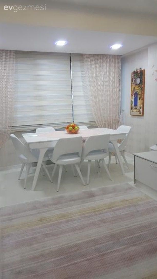 Mutfak, Beyaz mutfak, Mutfak halısı, Mutfak masası, Perde, Pembe