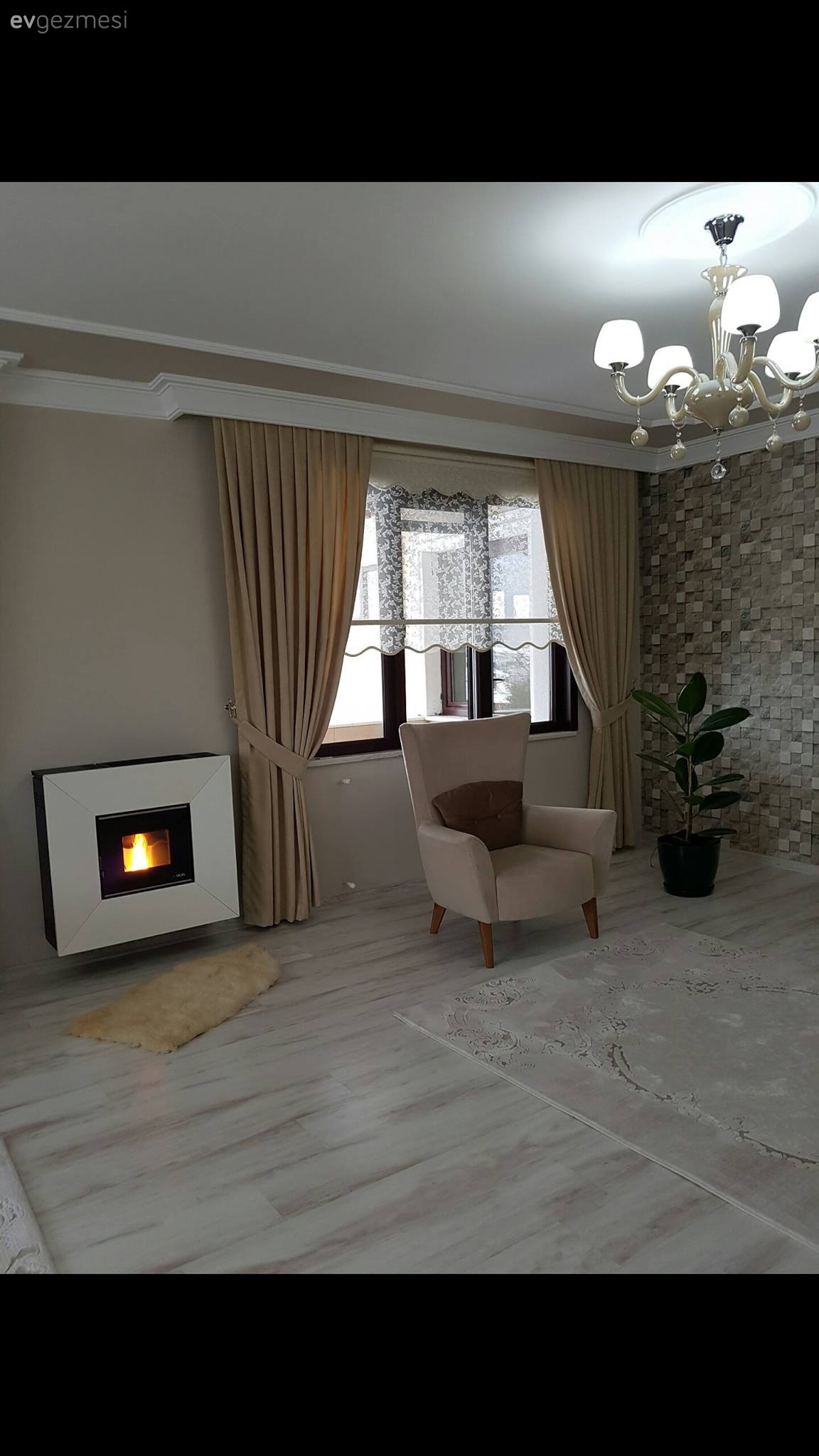 Avize, Fon perde, Krem, Salon, Şömine, Perde, Aydınlatma