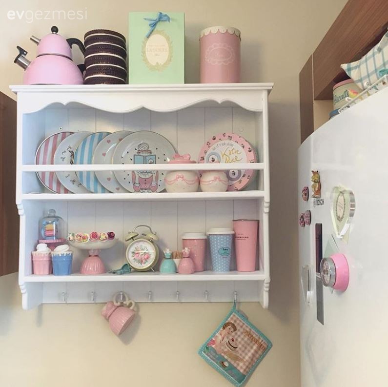 Gizem hanımın yumuşak tonlarla, nostaljik ve iç açıcı evi.