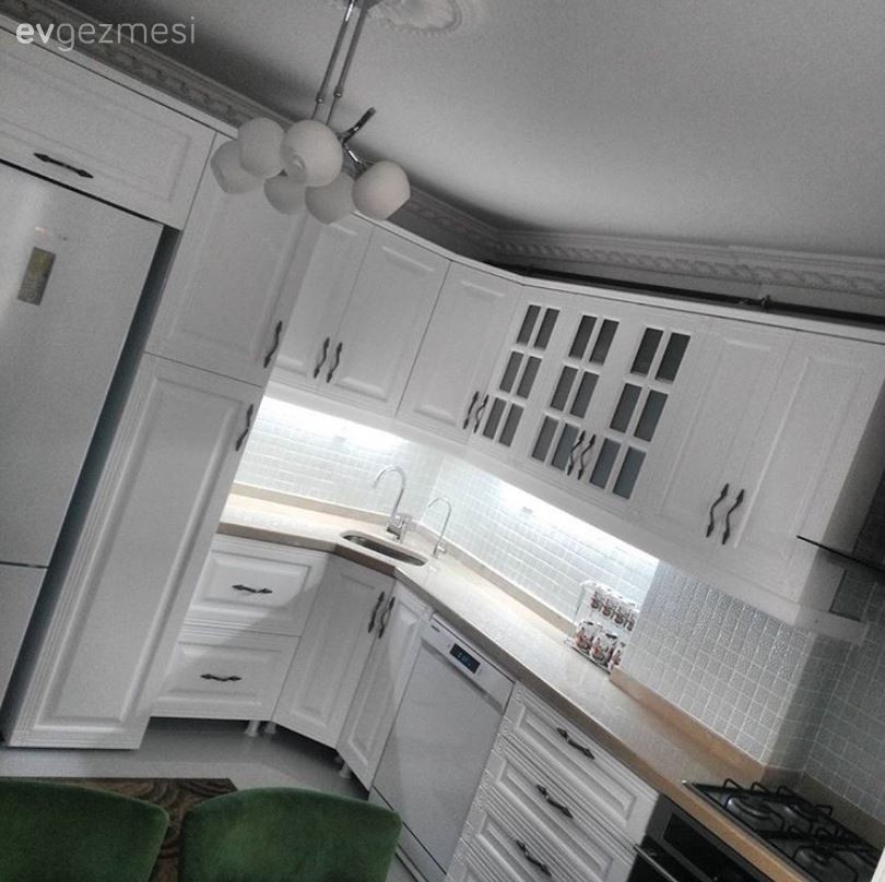 Tadilatı yeni tamamlanan bir evden kareler..