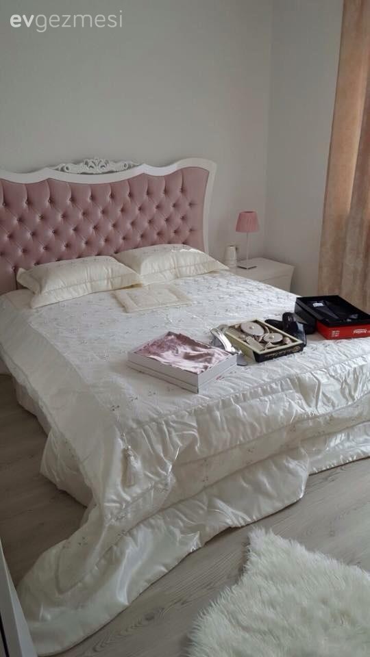 Beyaz, Pembe, Yatak Odası