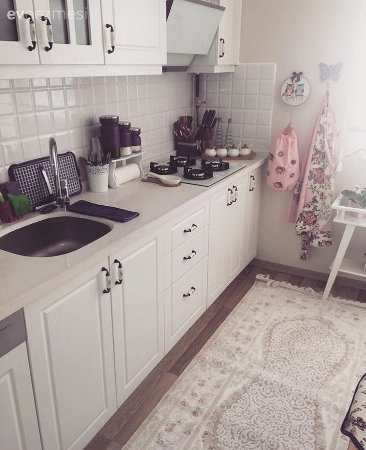 Beyaz mutfak, Country mutfak, Halı, Mutfak