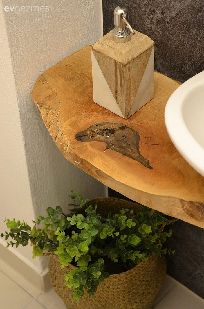Sıradan bir banyodan, tasarım bir banyoya. El emeği ile inanılmaz bir dönüşüm..
