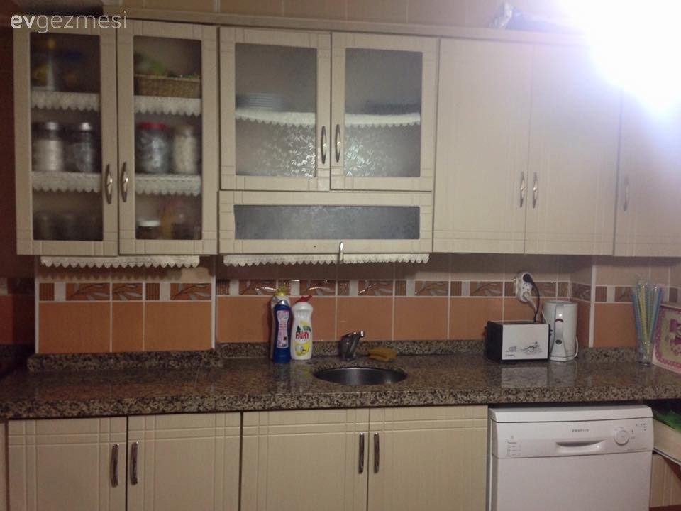 Kendin Yap, Yapışkanlı folyo