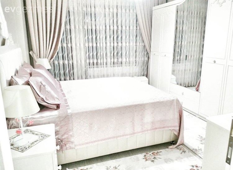 Pembe, Yatak Odası, Yatak örtüsü