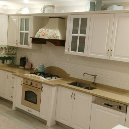 Emin hanımın İngiliz stil mutfağı..