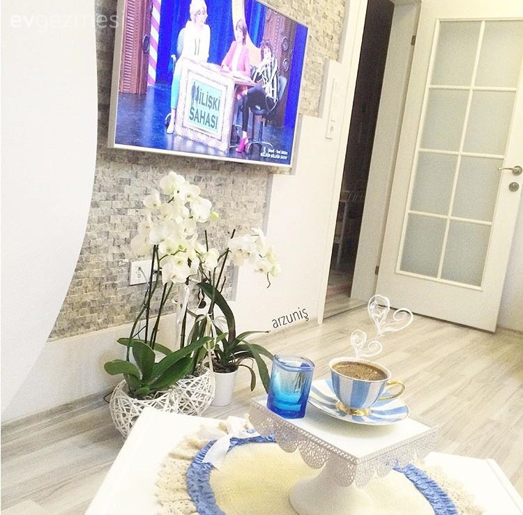 Arzu hanımın sıcak renkler ve zevkli objelerle harika dekoru..