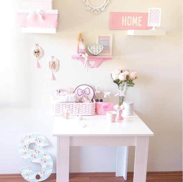 Oturma Odası, Pembe