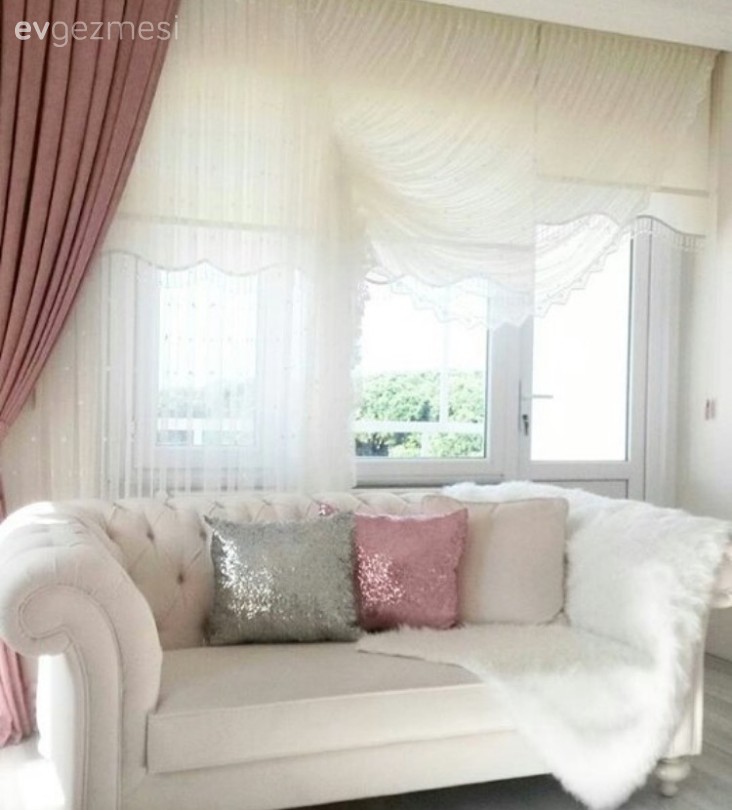 Beyaz, Chesterfield, Fon perde, Oturma Odası, Pembe, Perde, Kırlent