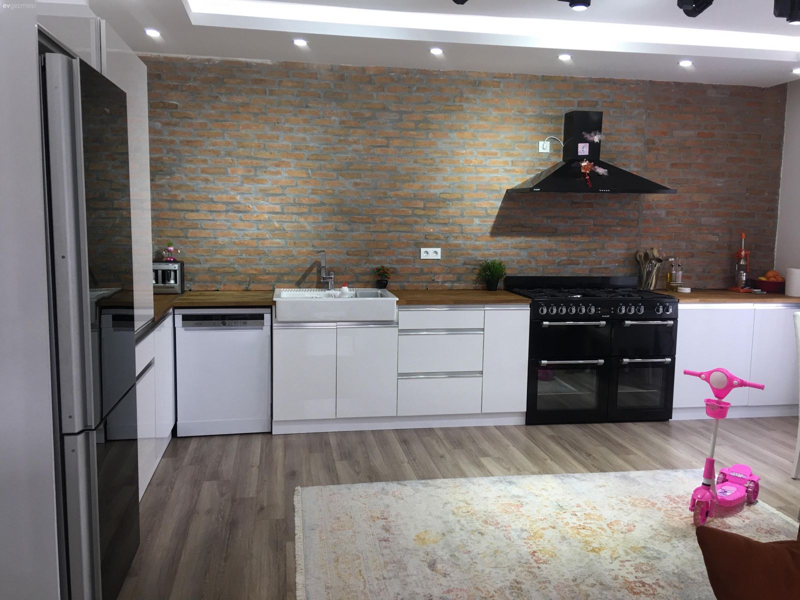 Rustik detaylar, doğal ve sıcak bir dekor. Gizem hanımın evinden..