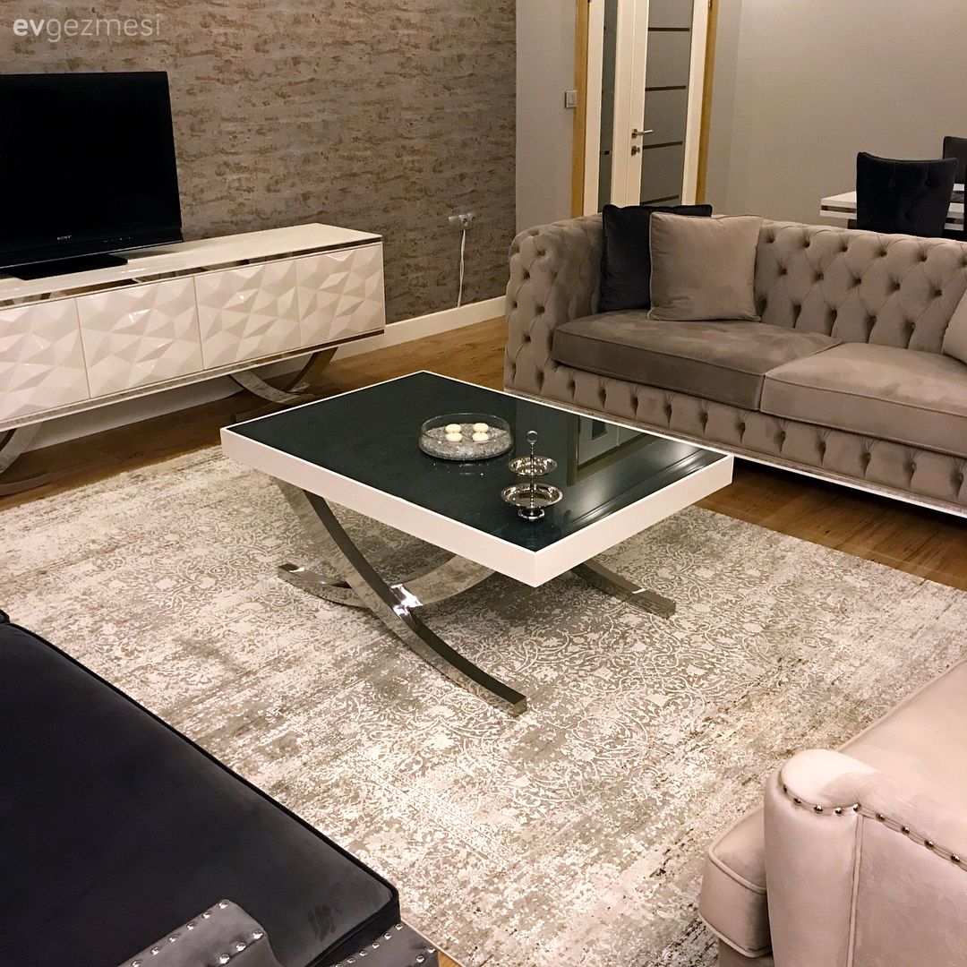 Baştan aşağı yenilenen bir salon, göz alıcı dekor. Bahar hanımın evinden..