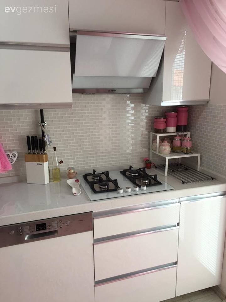 Büşra hanımın modern stilde tatlı ve cıvıl cıvıl evi..