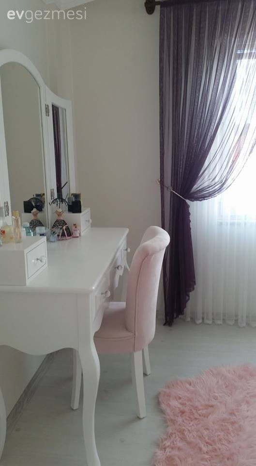 Mor, Pembe, Perde, Yatak Odası