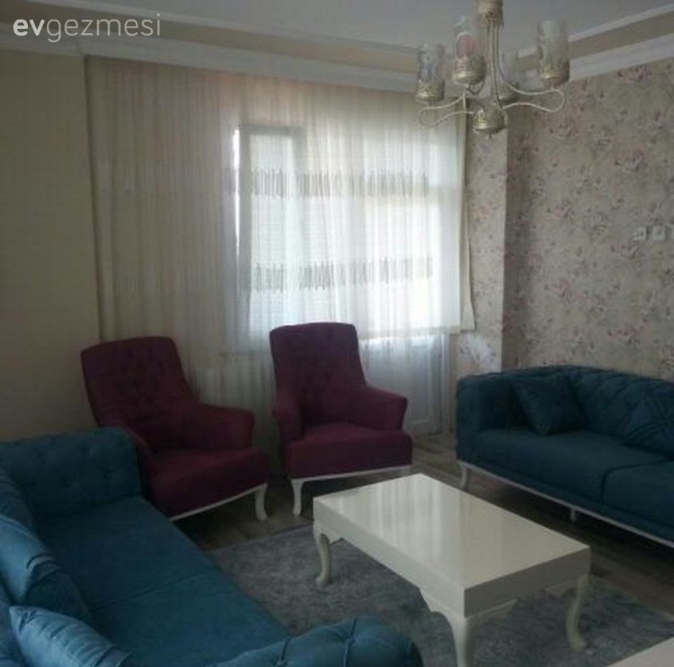 Jale hanımın yakın renklerle, sakin ve bütünlük içinde evi..