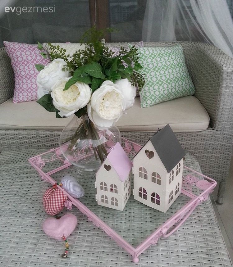 Şenay hanımın aksesuarlarla kişiselleşen, keyifli evi..