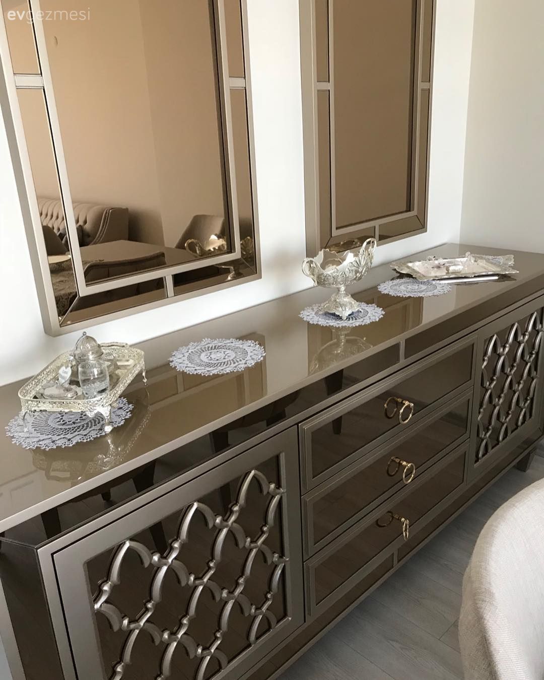 Bu Evde Nötr Renkler, Mobilyaların Şıklığını Öne Çıkarmış